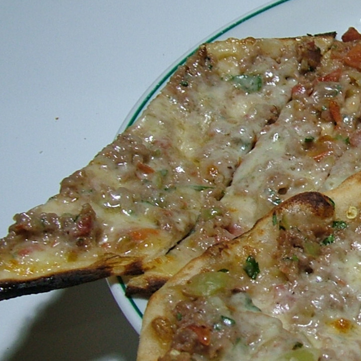 Kıymalı Kaşarlı Pide