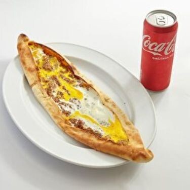 Kıymalı Yumurtalı Pide