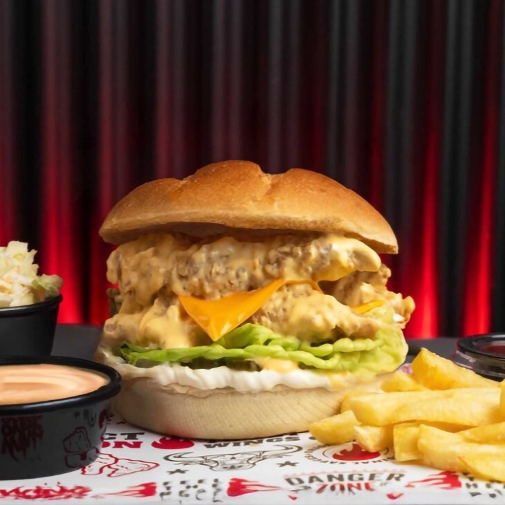 Çedar Soslu Çıtır Tavuk Burger