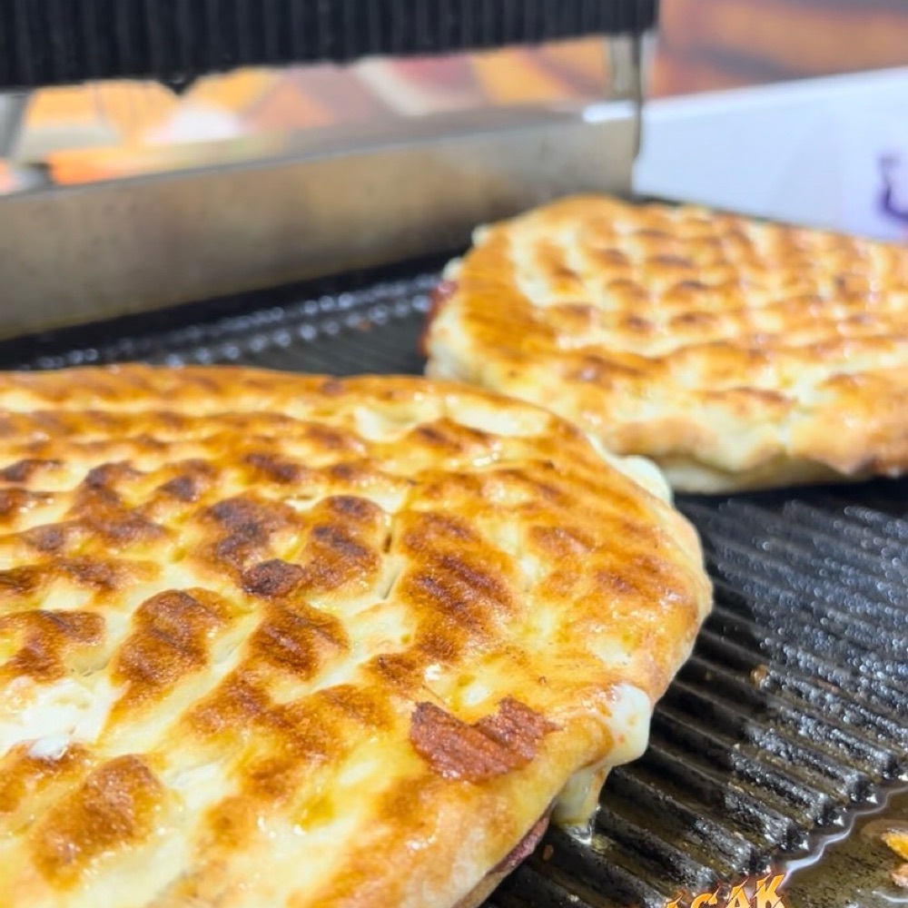 Pide Tost Karışık (Sucuk, Kaşar) Kızartma İle Beraber