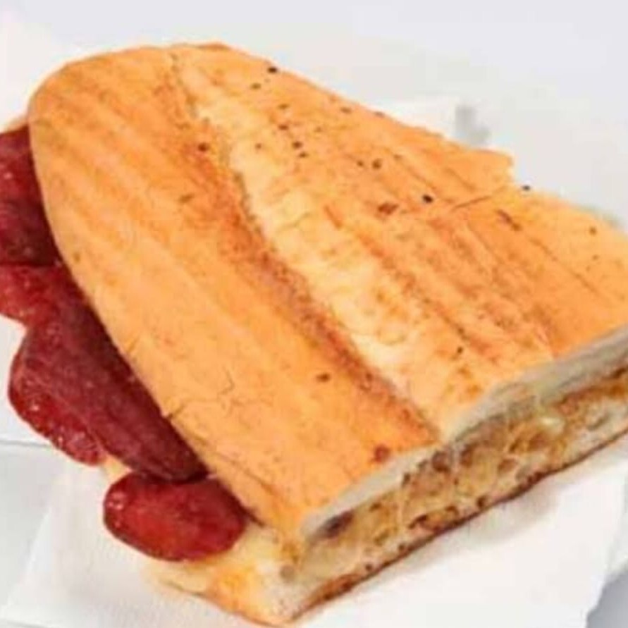 Yarım Ekmek Sucuklu Kaşarlı Salçalı
