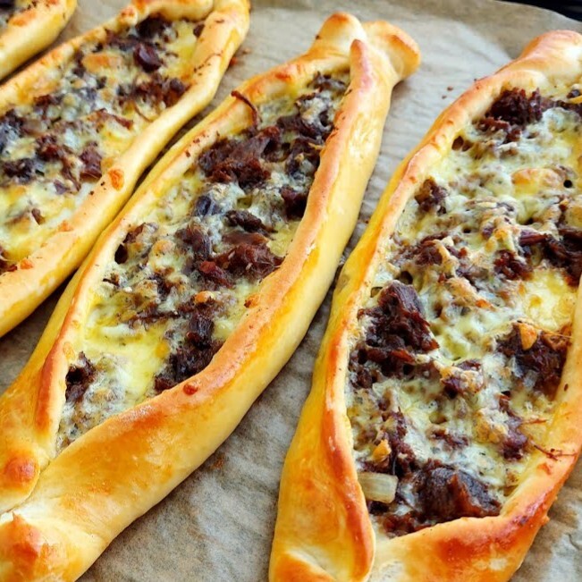 Kavurmalı Kaşarlı Pide