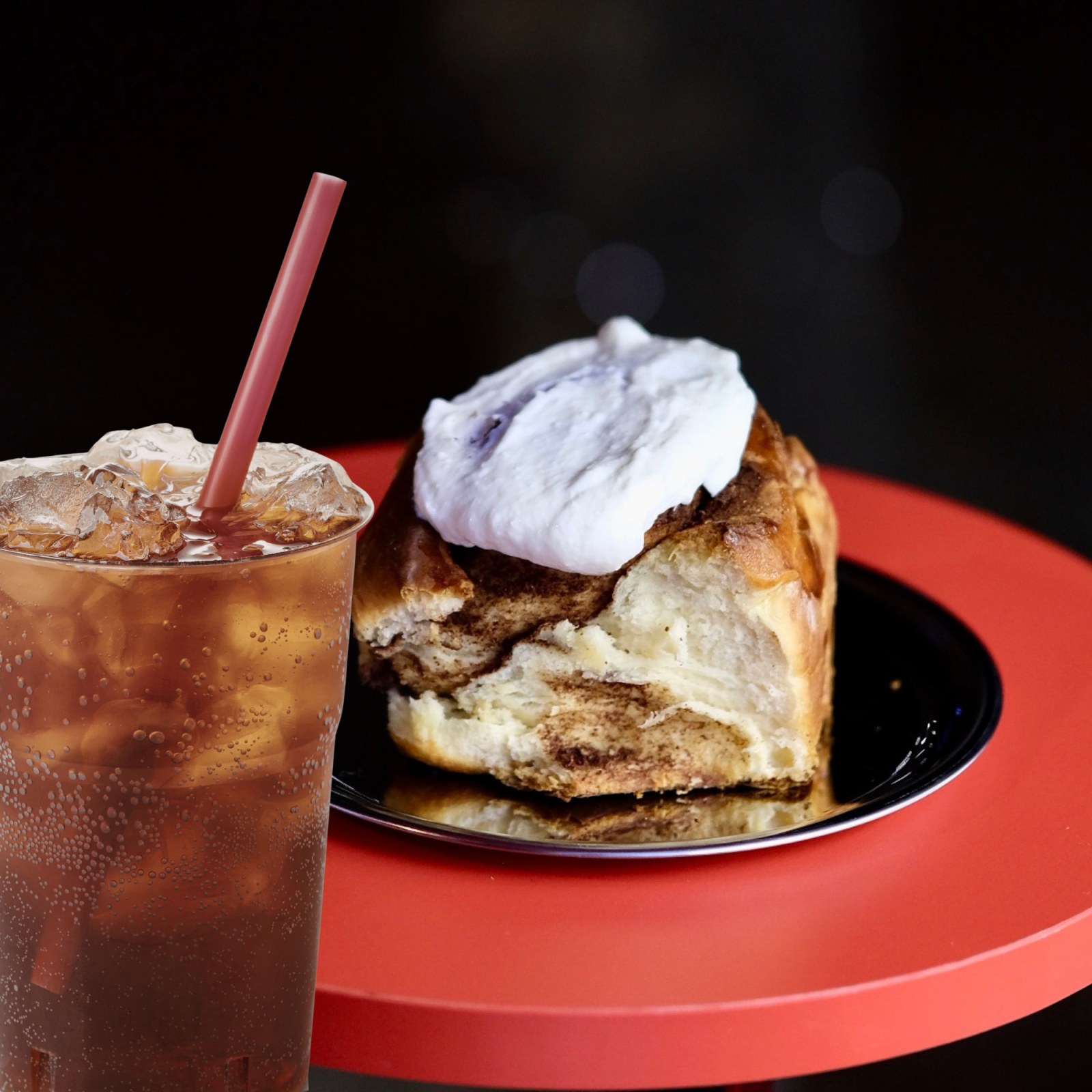 Cinnamon Roll & Ice Americano kavuşması