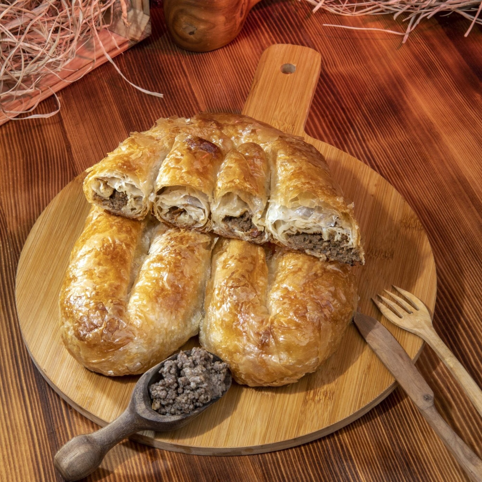 Kıymalı Kol Böreği ( 500 Gr )