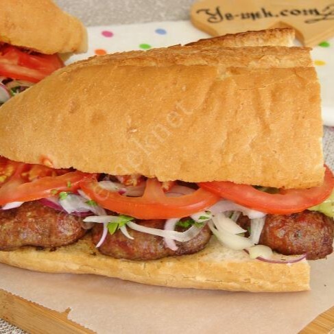Yarım Ekmek Arası Köfte