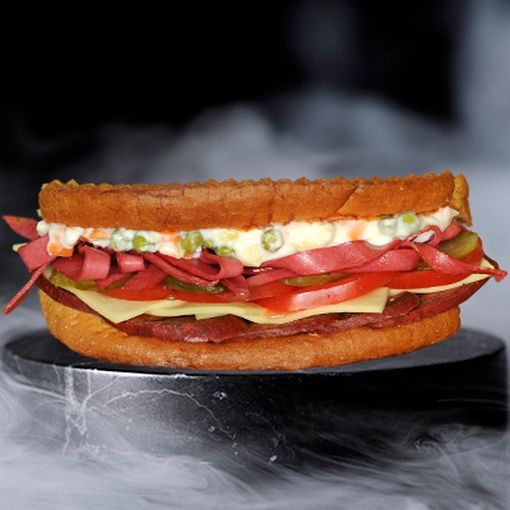 Mega Ayvalık + Ayran (20 cl.)Tost Menü