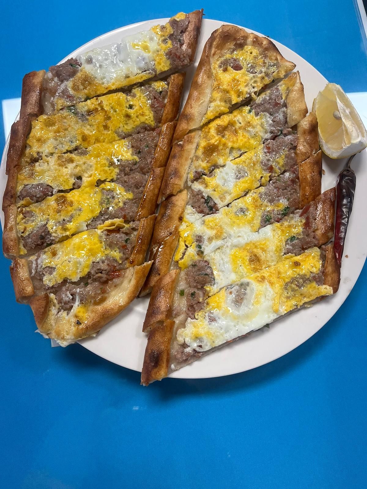 Kıymalı Yumurtalı Pide