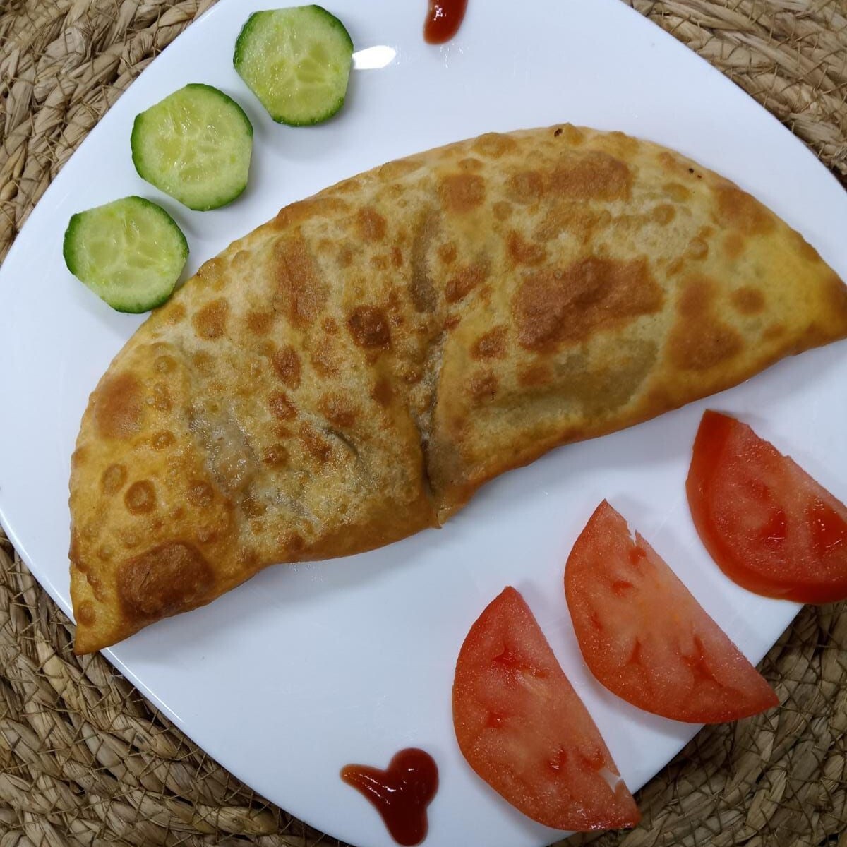 Pastırmalı Çiğ Börek