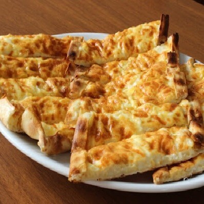 Kaşarlı Yumurtalı Pide