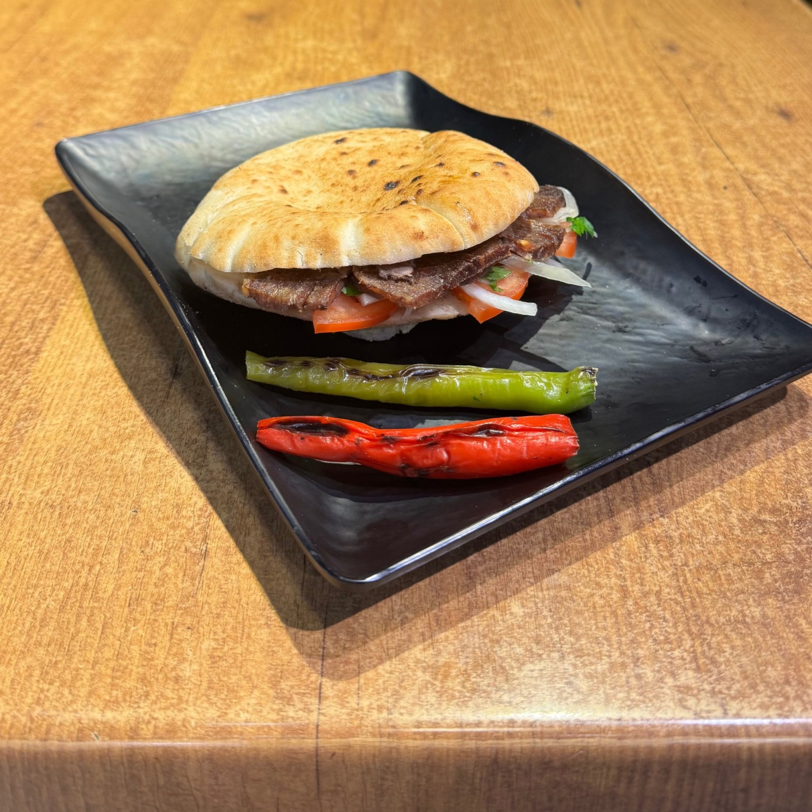 Pita Ekmek Arası Et Döner + Coca-Cola (33 cl.)