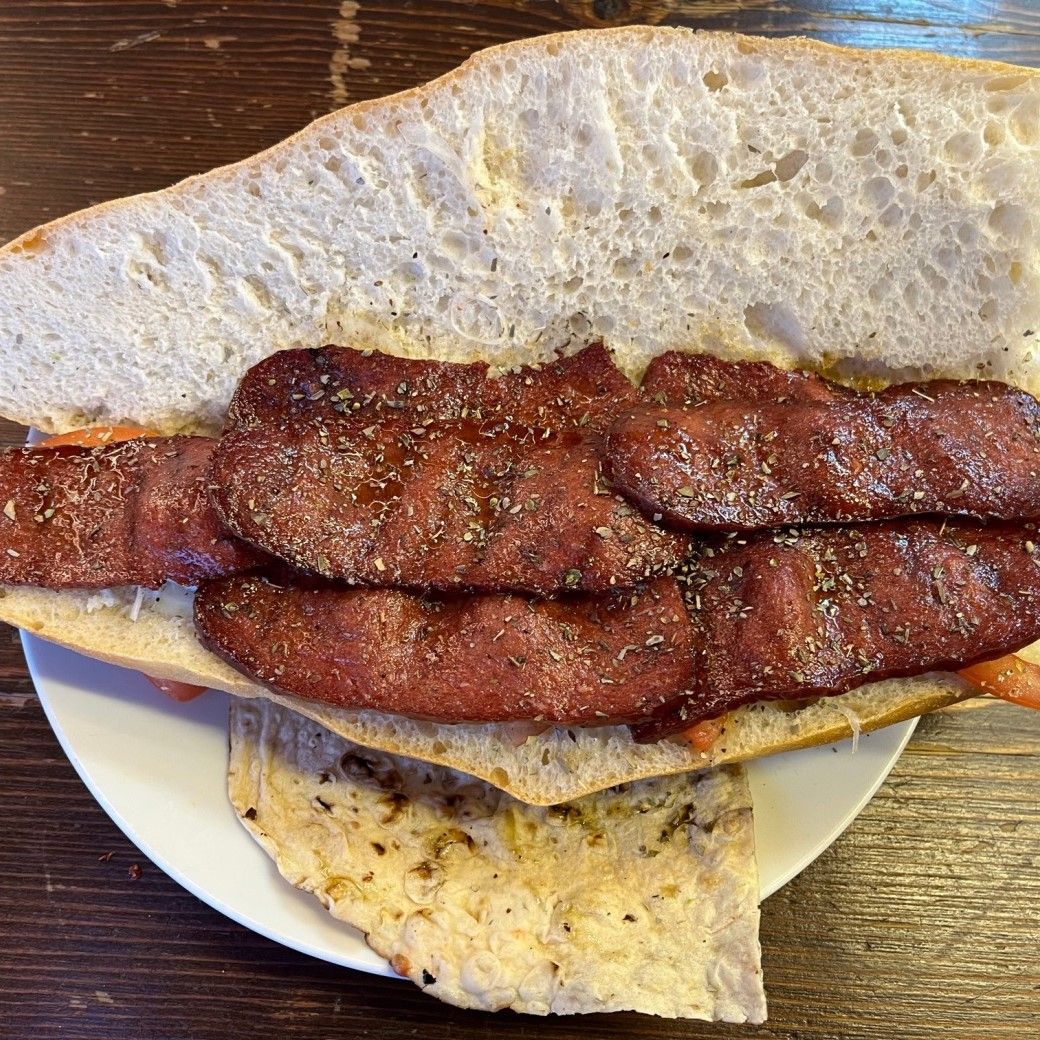 Sucuk Tam Ekmek