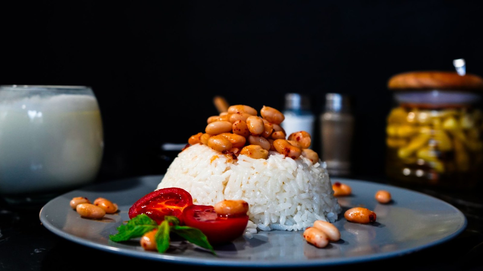 1 porsiyon Kuru Fasulyeli Tavuklu Pilav