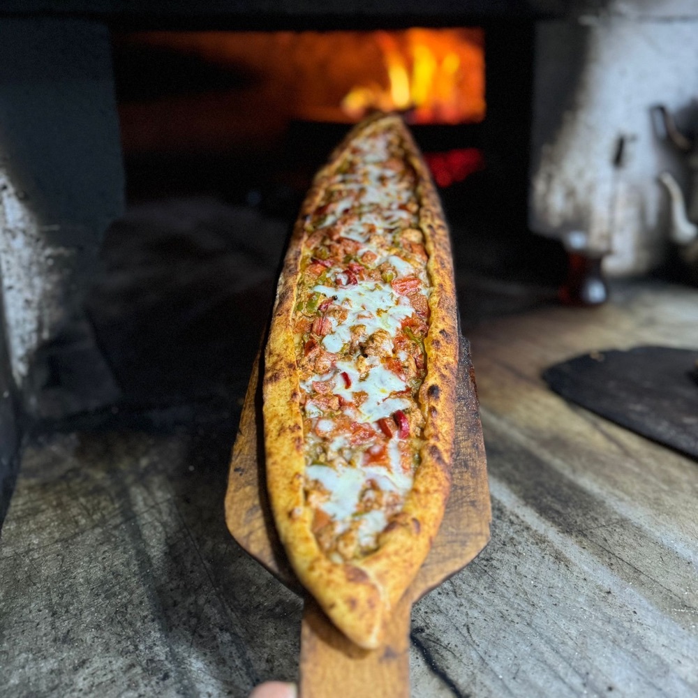 Tavuklu Pide