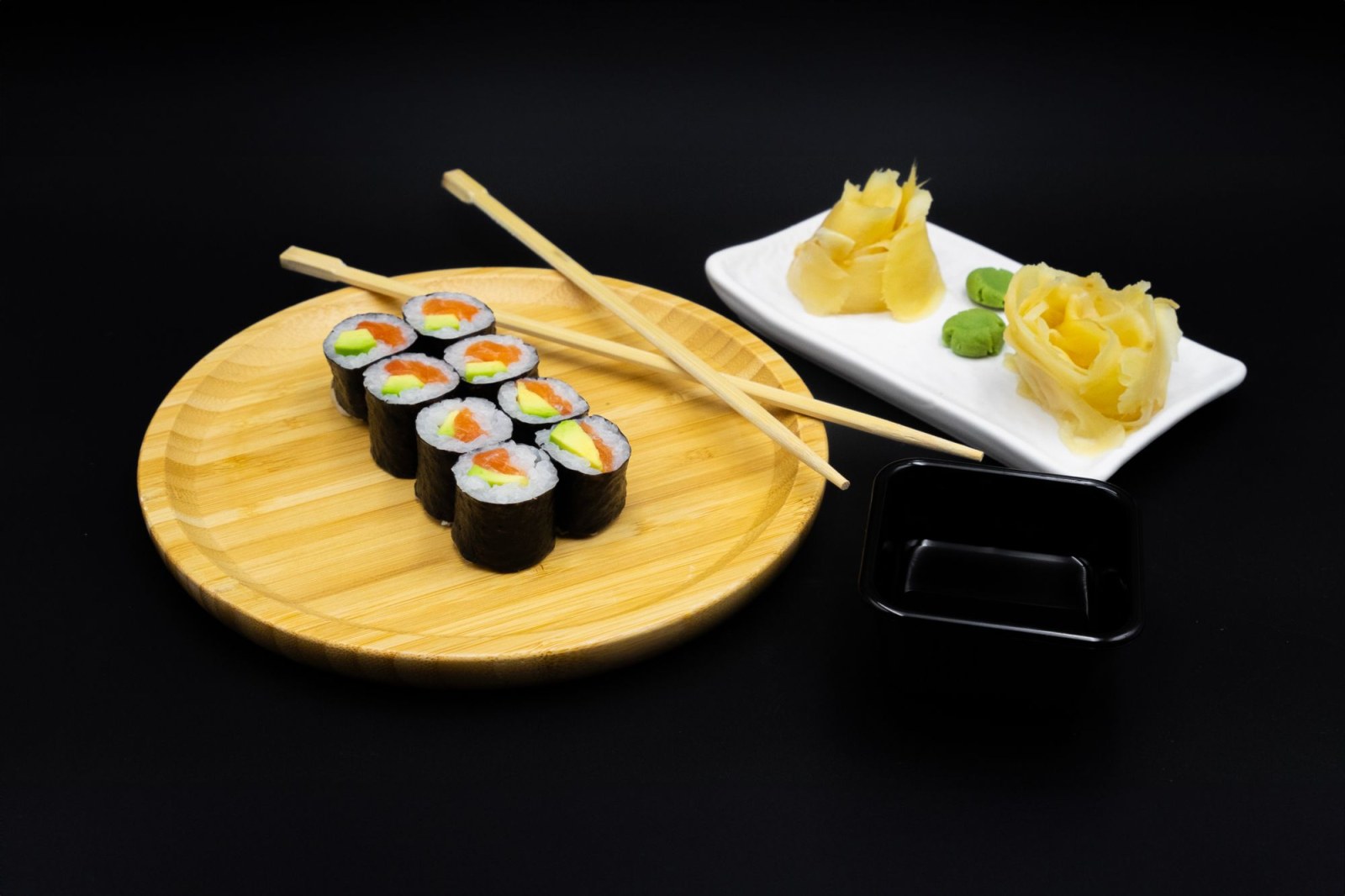 Somonlu Avokadolu Maki (8 Pcs.)