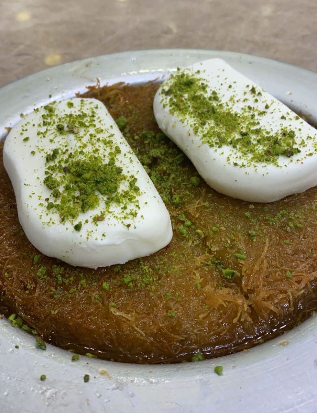 2 Kişilik Peynirli Künefe + 2 Dilim Dondurma