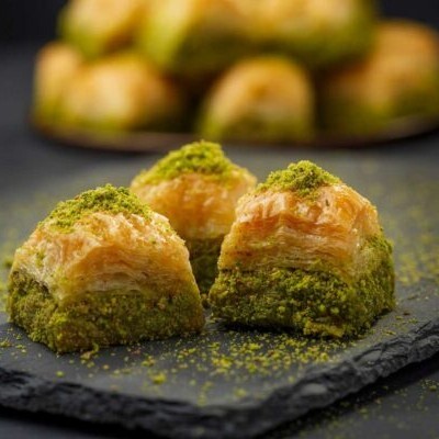 Fıstıklı Baklava ( 4 dilim)