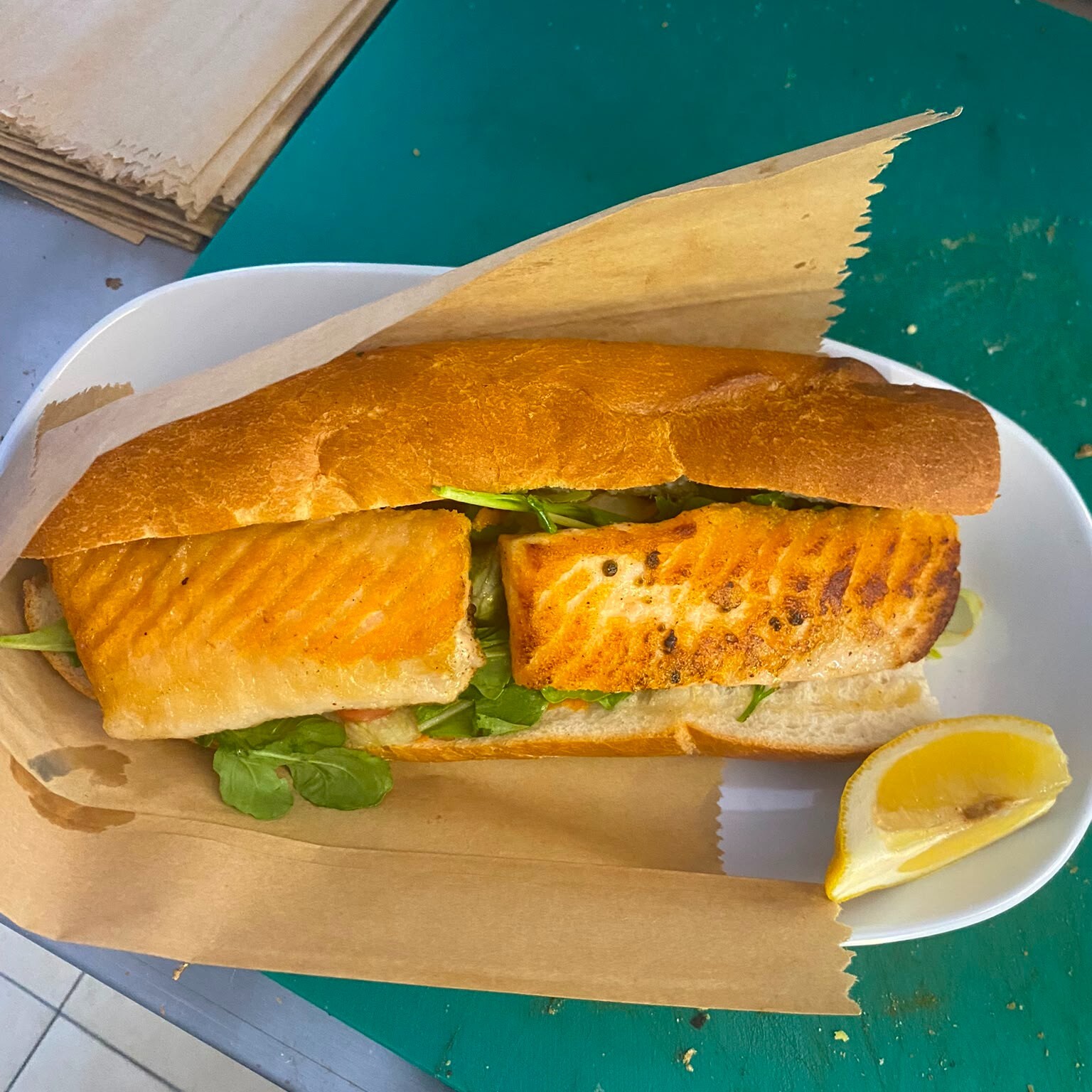 Ekmek Arası Somon