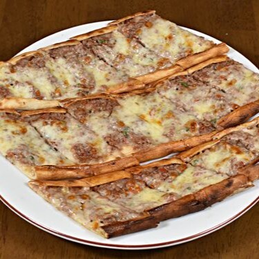 Kıymalı Kaşarlı Pide
