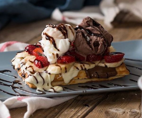 Belçika Dondurmalı Plus Waffle