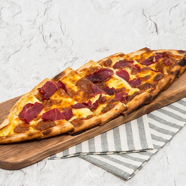 Sucuklu Kaşarlı Yumurtalı Pide