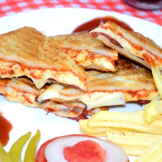 Yarım Karışık Tost Menü