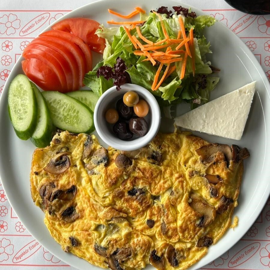 Mantarlı Omlet Kahvaltı