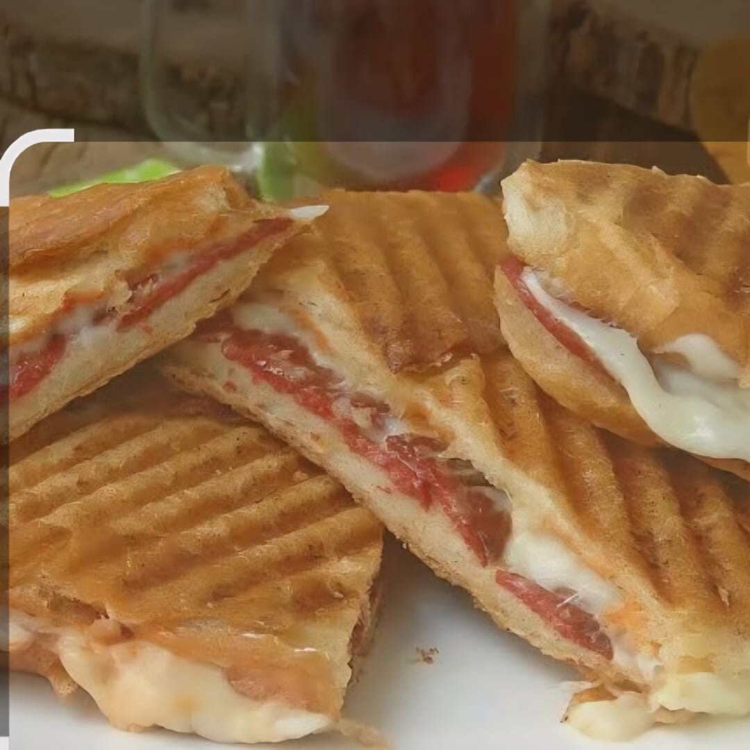 Karışık Tost (Sucuk Kaşar)