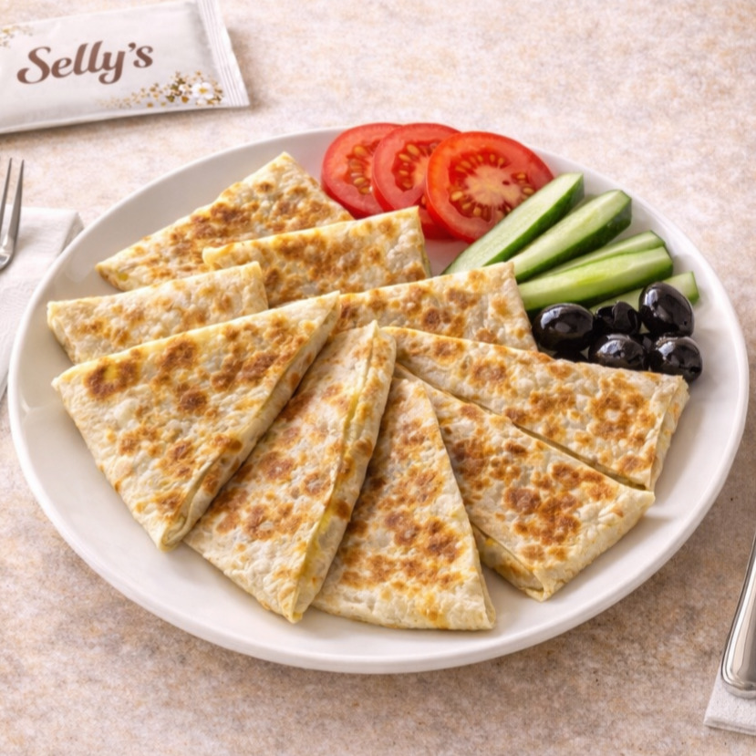 Peynirli Gözleme (Salatalı)