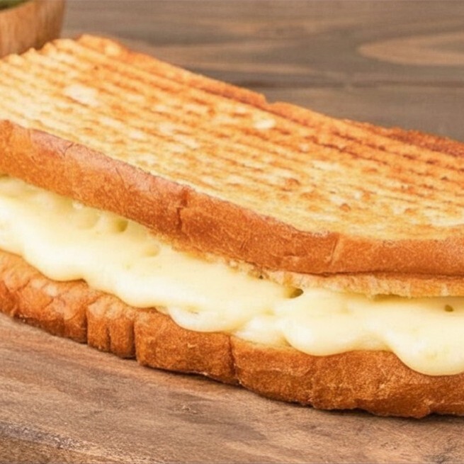 Ayvalık Ekmeğine Kaşarlı Tost