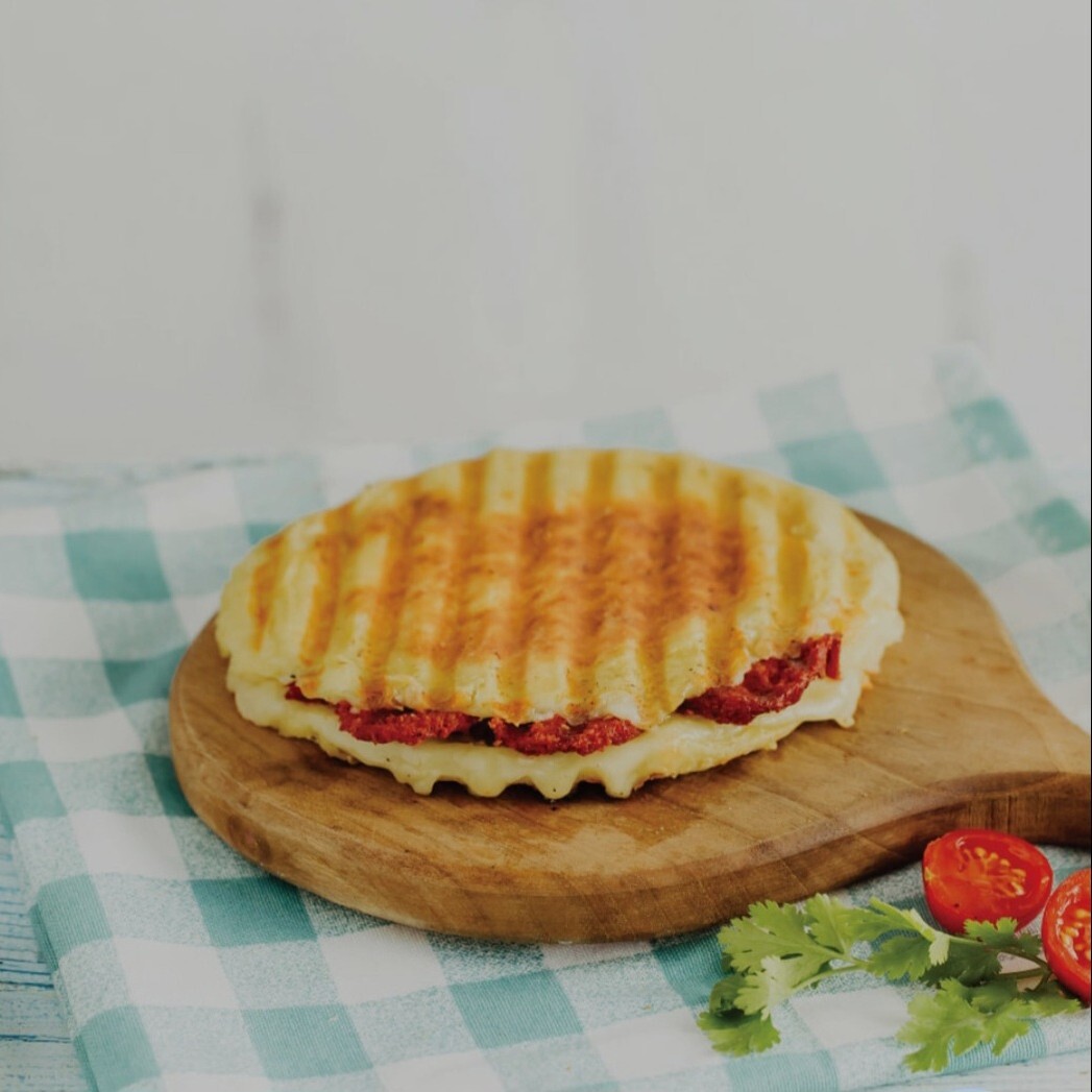 Sucuklu Bazlama Tost
