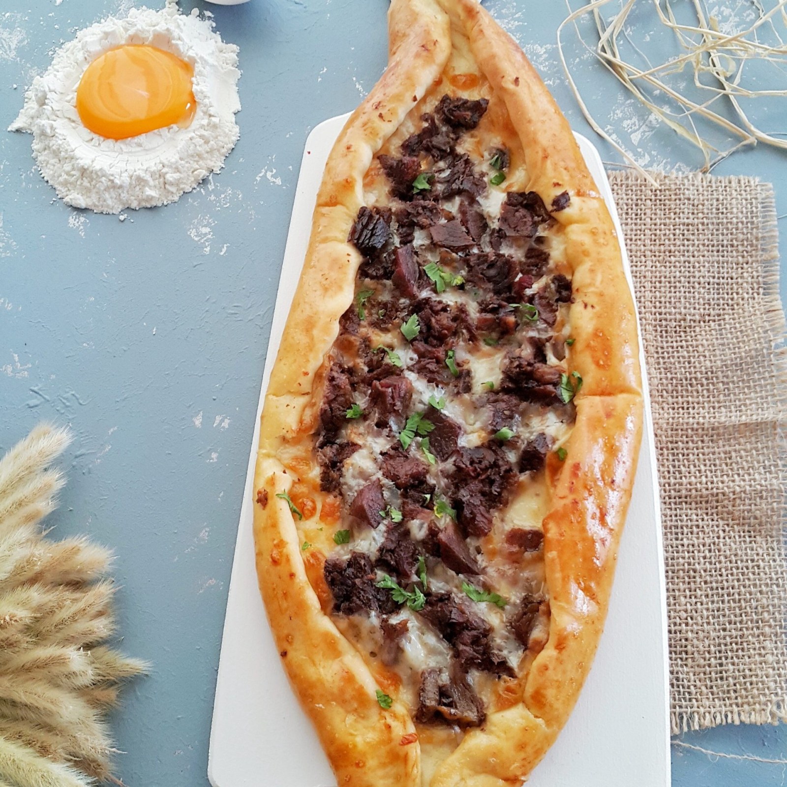 Kavurmalı Pide