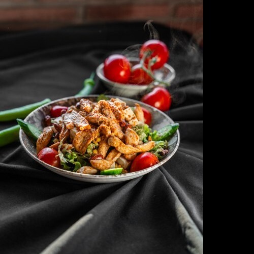 Tavuklu Bademli Ilık Salata