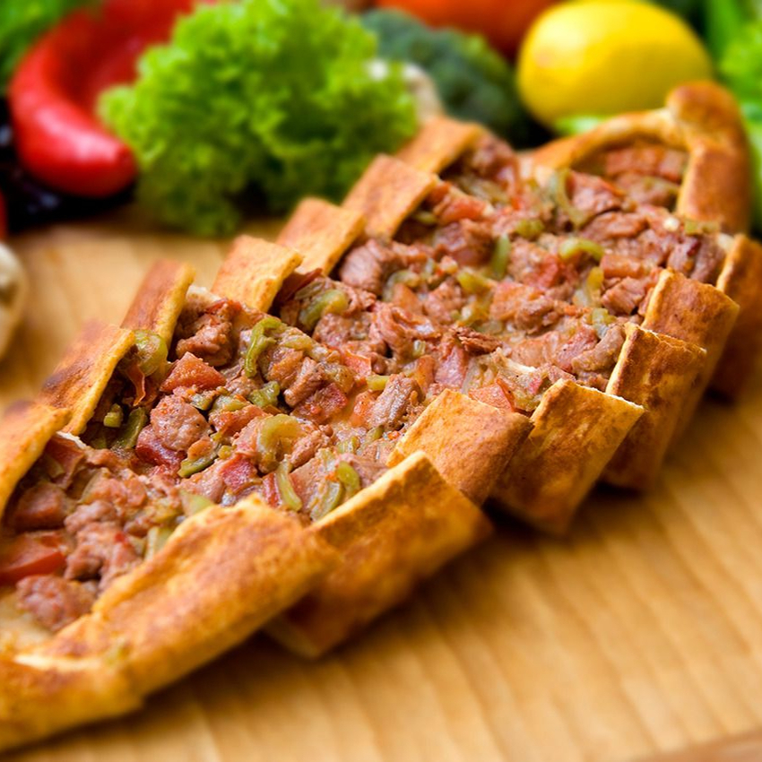 Tavuklu Kaşarlı Pide