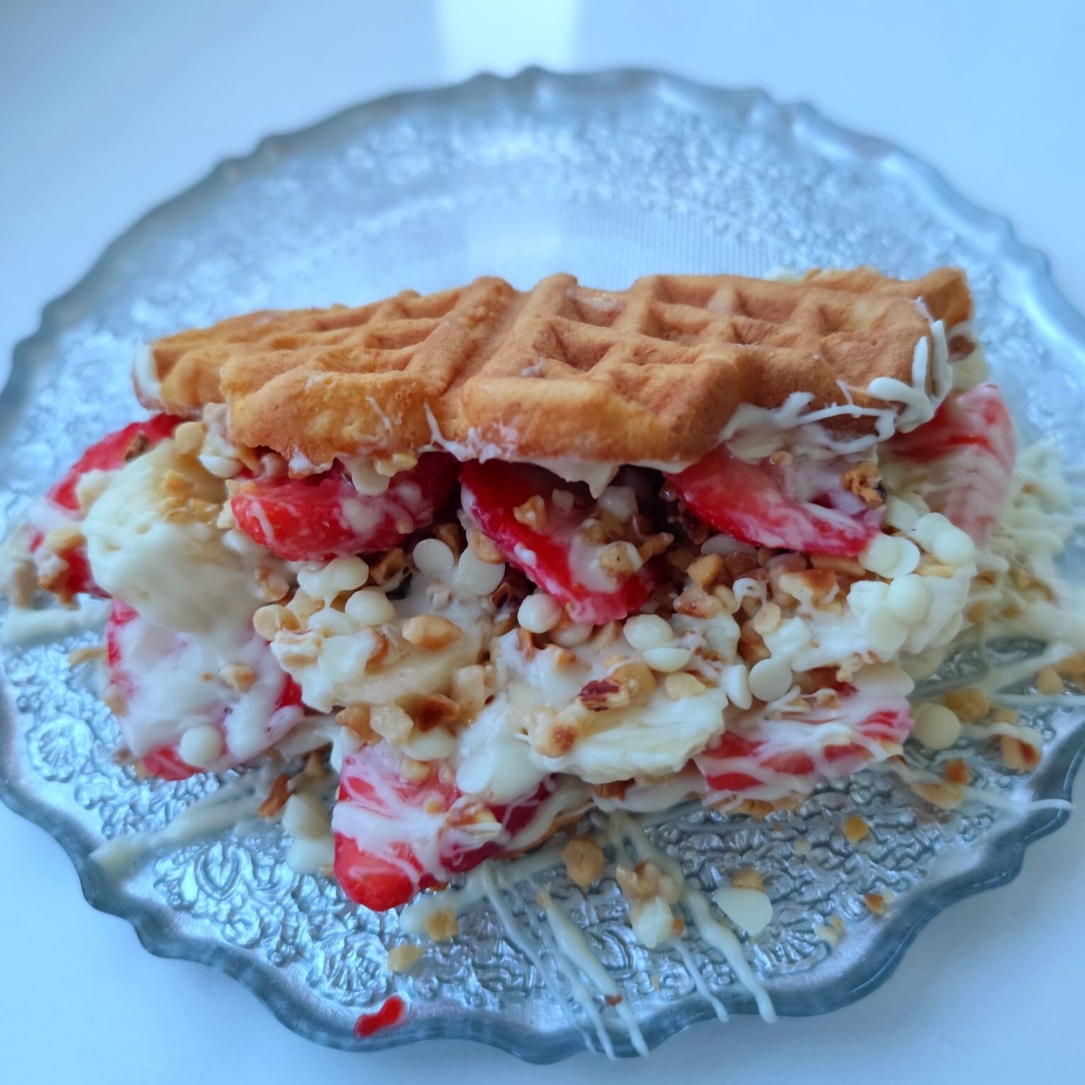 Beyaz Çikolatalı Sandviç Waffle