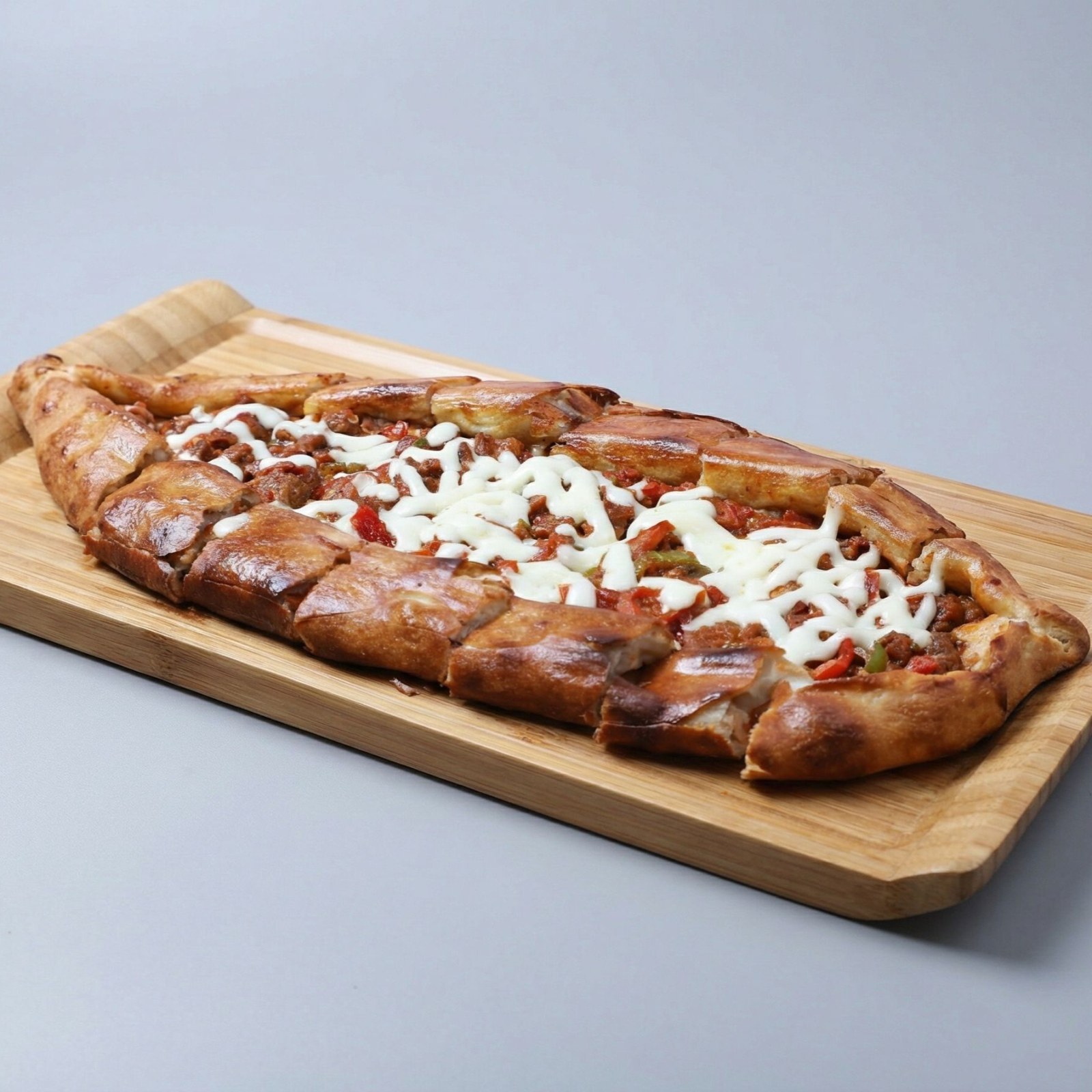 Kuşbaşılı Kaşarlı Pide
