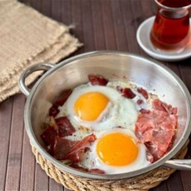 Pastırmalı Yumurta