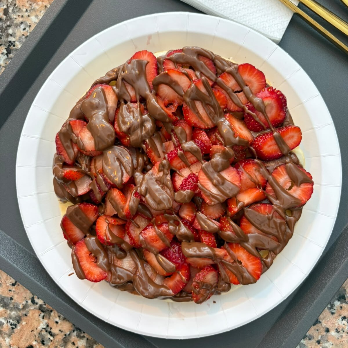 Glutensiz Waffle Çilek Rüyası