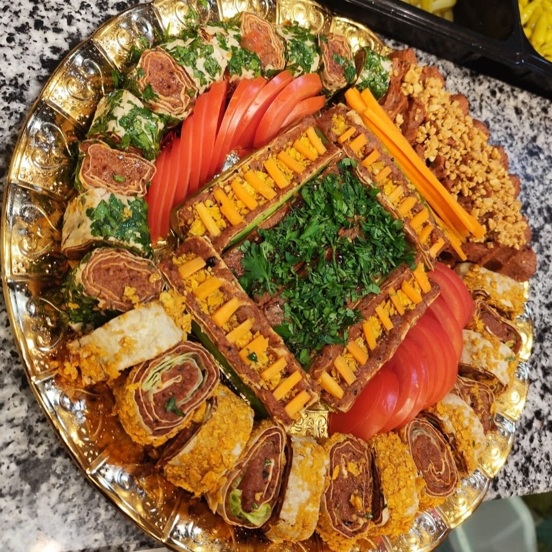 Özel Tepsi Suşi Çiğköfte