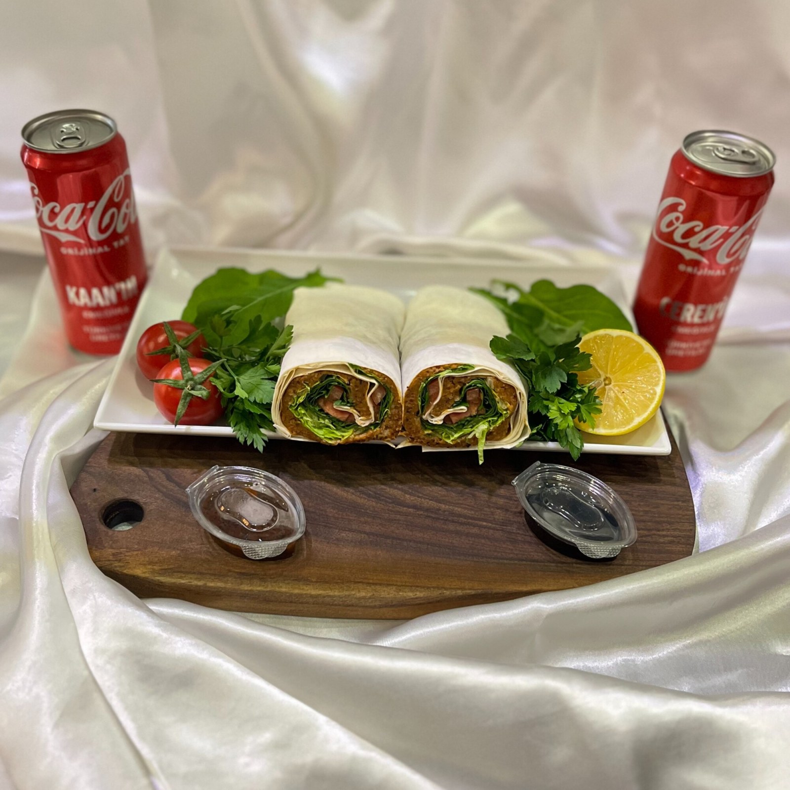 2'li Zirve Çiğ Köfte Dürüm & 2 Ad 330ml Coca Cola İle