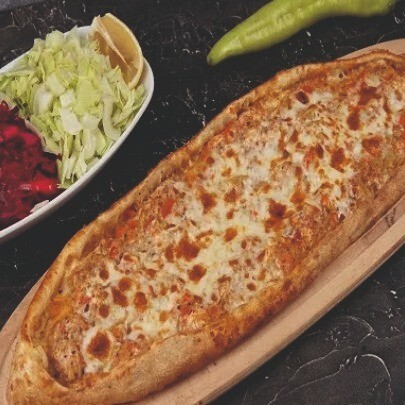 Tavuklu Yumurtalı Kaşarlı Pide