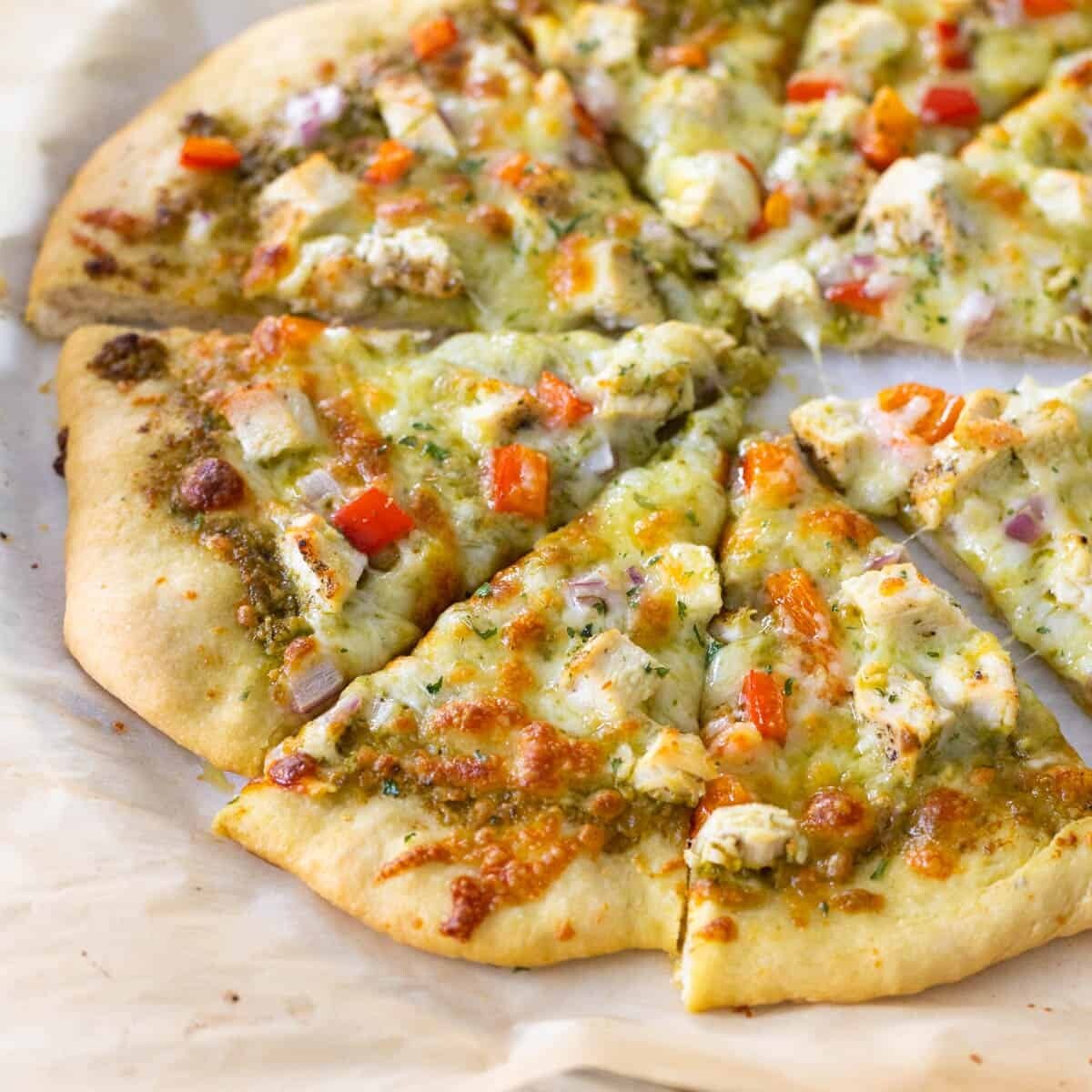 Köri Soslu Tavuklu Pizza