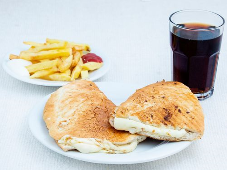 Tam Ekmek Arası Kaşarlı Tost
