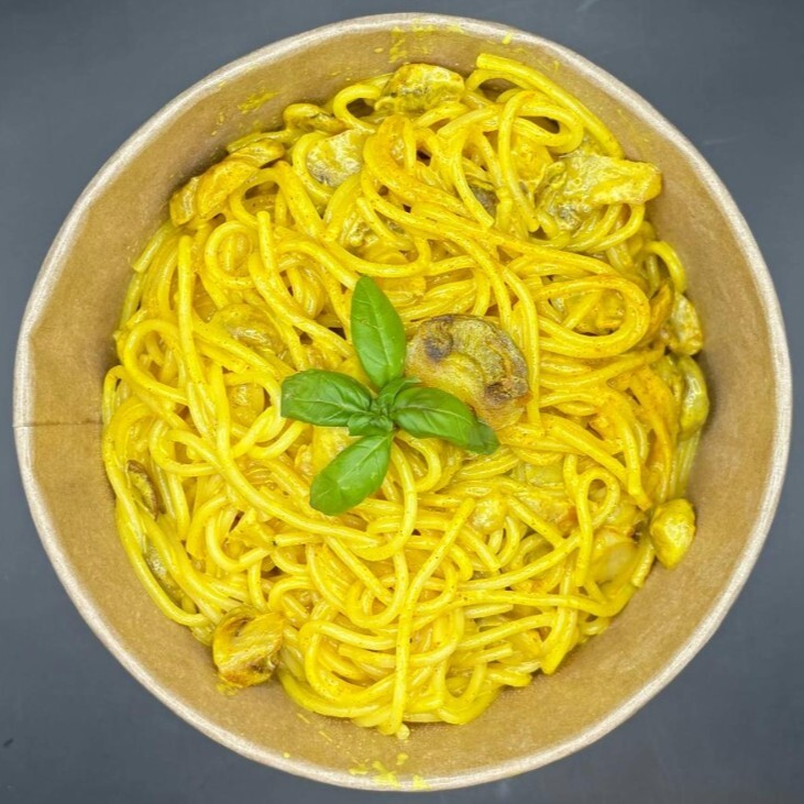 Köri Tavuklu Mantarlı Spaghetti