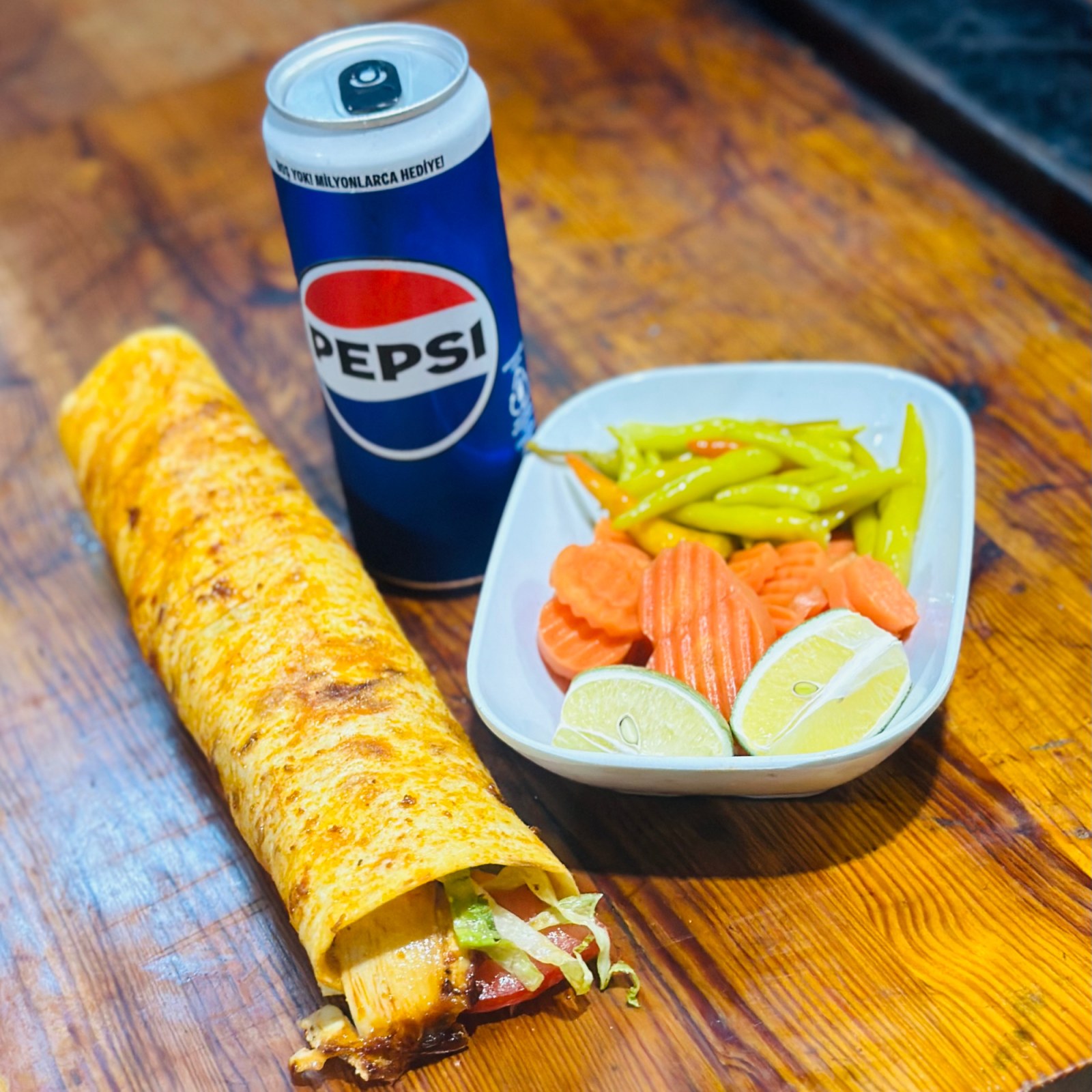 Tavuk Döner (1,5) + 250 ml pepsi+Turşu ile