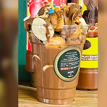 Bardak Waffle (Sade Sütlü Çikolata)