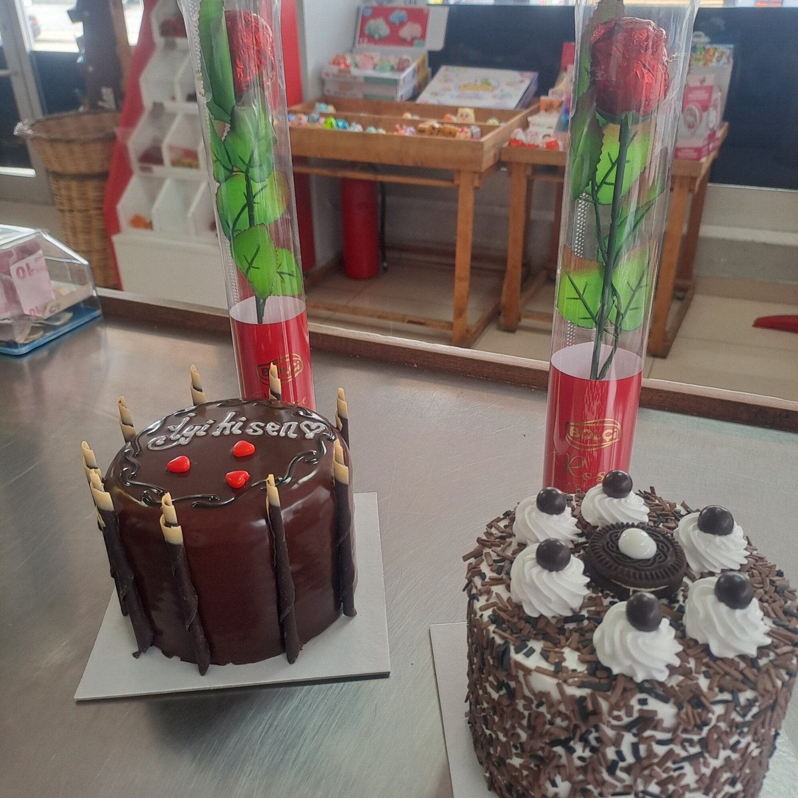 0 No Pasta (4 Kişilik) + Gül Çikolata