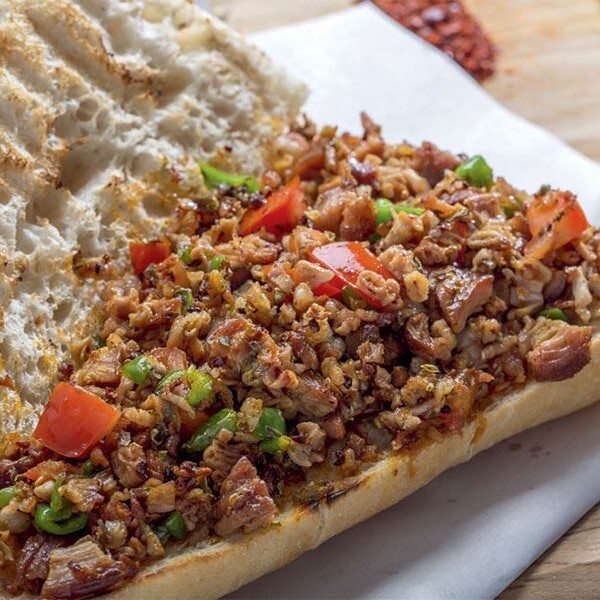 Üç çeyrek ekmek arası kokoreç