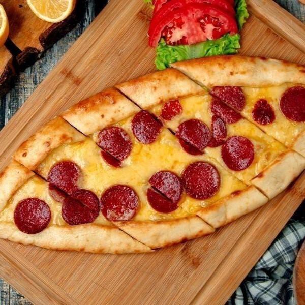 Sucuk Kaşarlı Pide