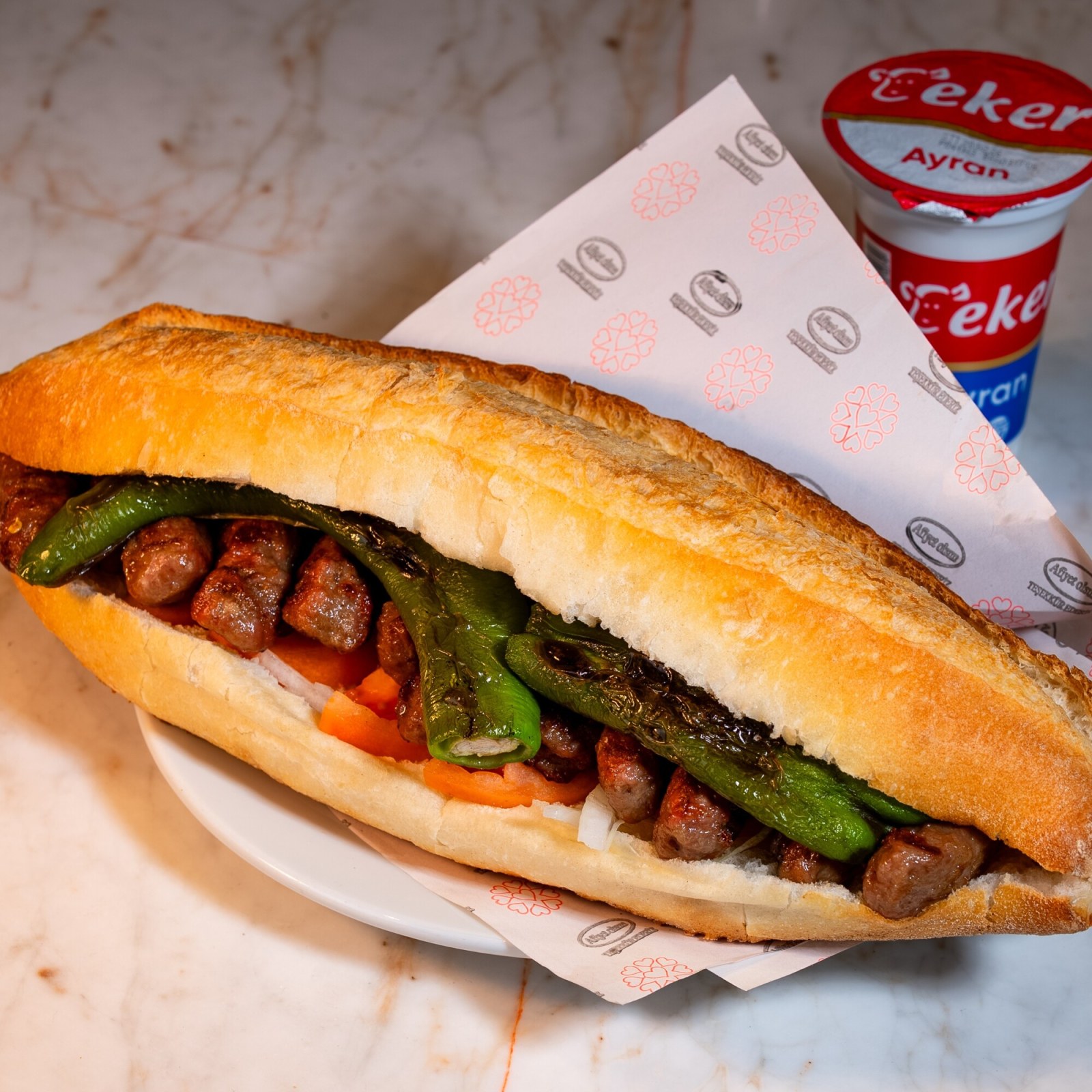 Tam Ekmek Arası Double Porsiyon Köfte + (Ayran İkramlı)