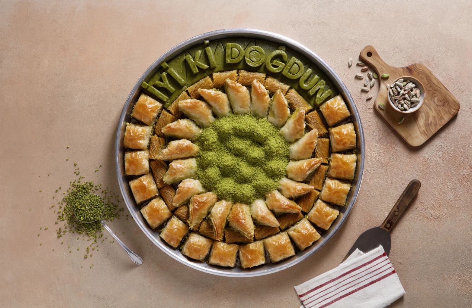 Doğum Günü Tepsisi